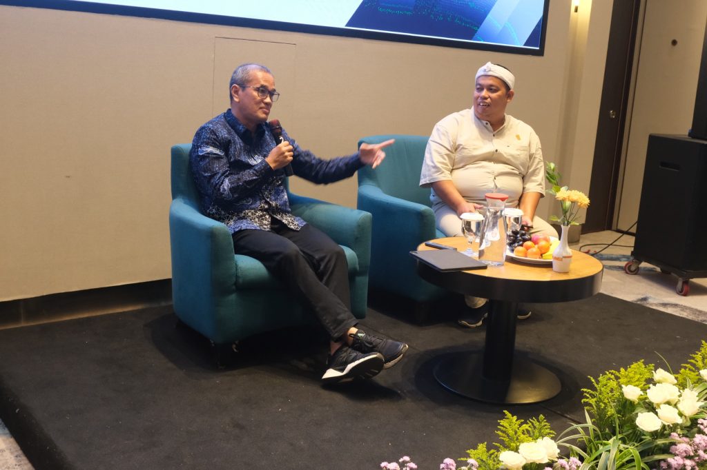Ir. Napoli Situmorang, MT., MH., IPM (Kiri) bersama Edy Faozy S.T., (Kanan)